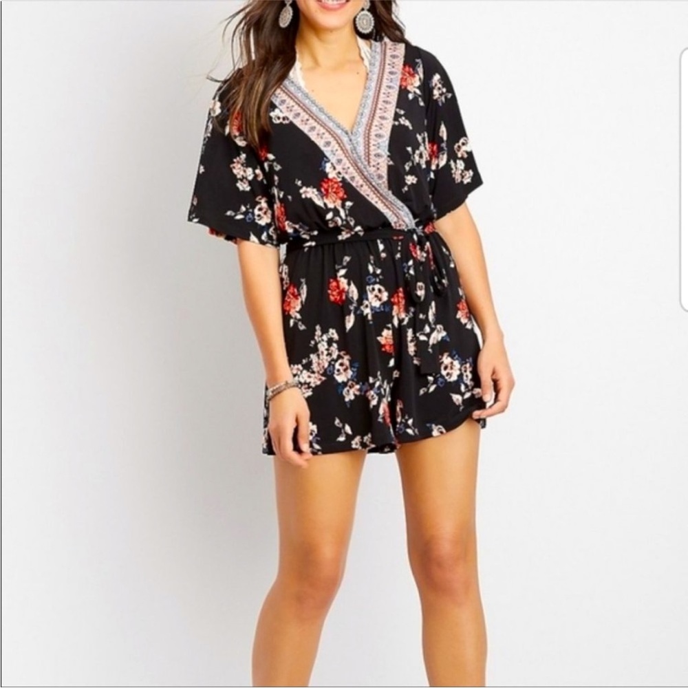 NWOT 🔥Maurice’s Floral V-Neck Romper